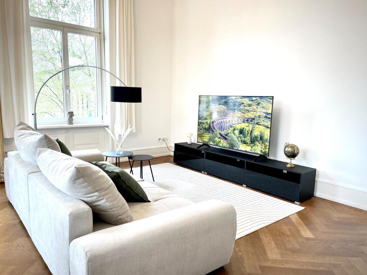 Palais Passy~Design Suite Mit Ausblick Im Zentrum Wiesbaden Exteriér fotografie