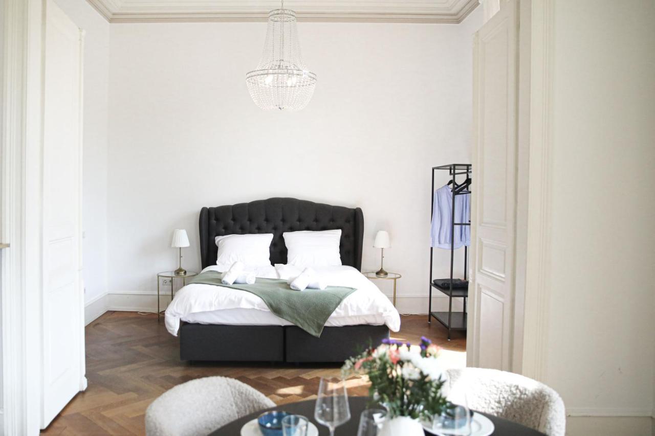 Palais Passy~Design Suite Mit Ausblick Im Zentrum Wiesbaden Exteriér fotografie
